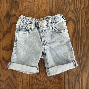 Excellent Condition 4T GAP Jean Shorts Light Stonewash